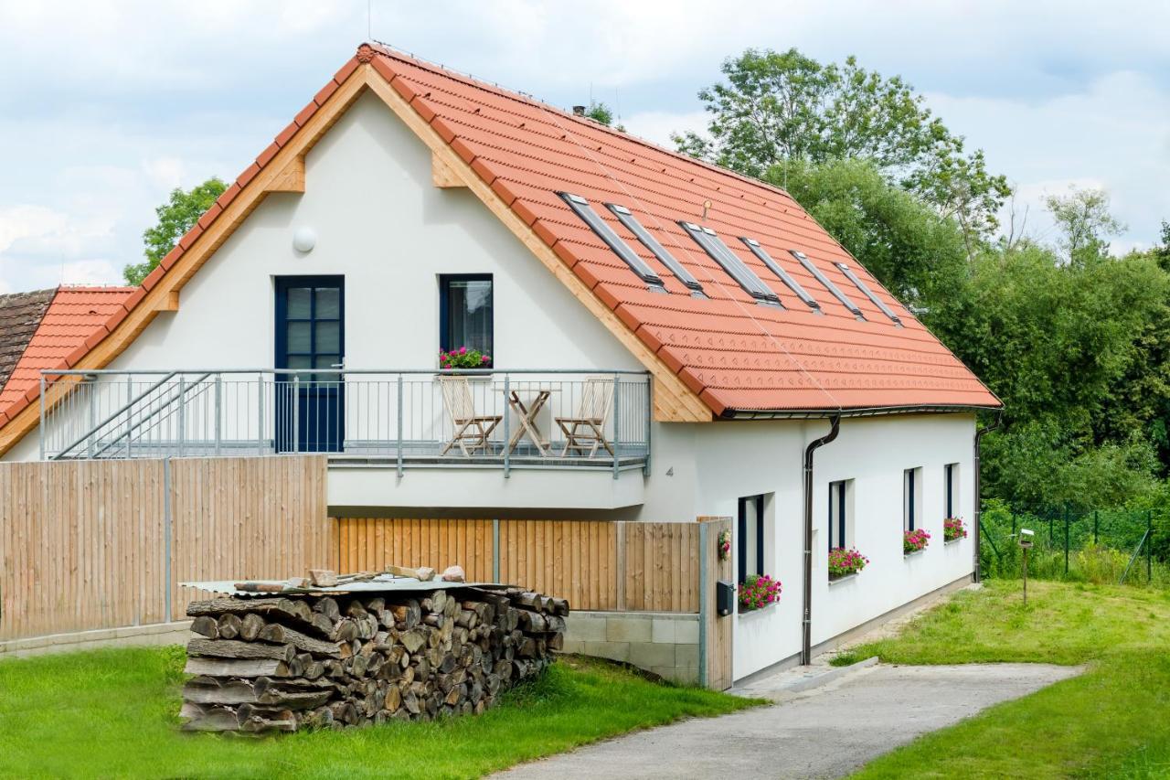 Apartmany Jedovary Trhové Sviny المظهر الخارجي الصورة